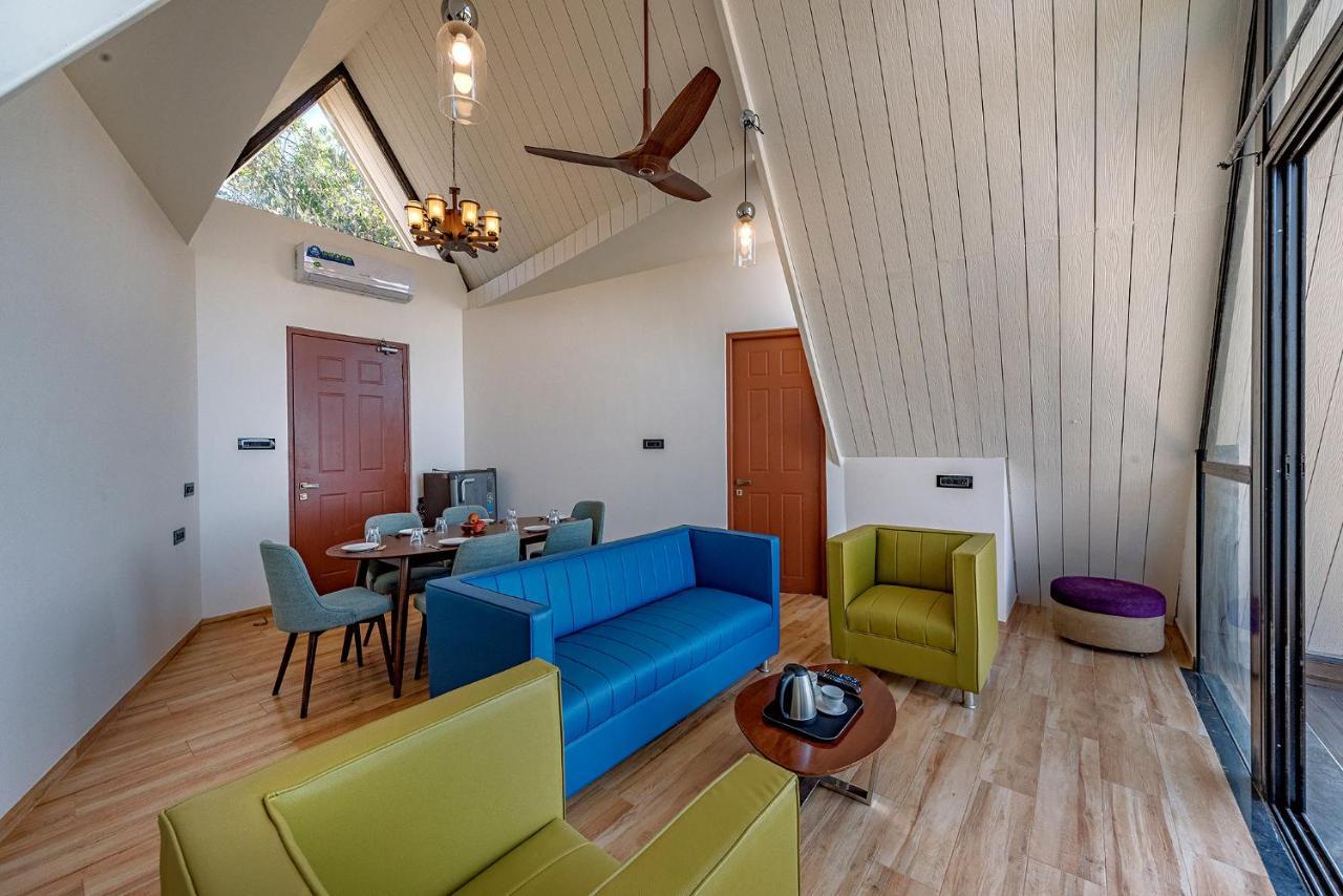 Saffronstays Harrier Crest, Lonavala - A Frame Villa With Bathtub Serving Delicious Veg Food Buitenkant foto